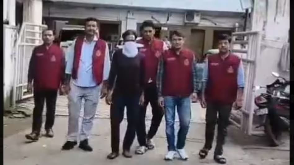 gorakhpur-criminal-faked-death-delhi-police-arrest-2025