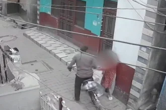 यूपी में छात्रा से छेड़छाड़ की यह सबसे शर्मनाक घटना हुई