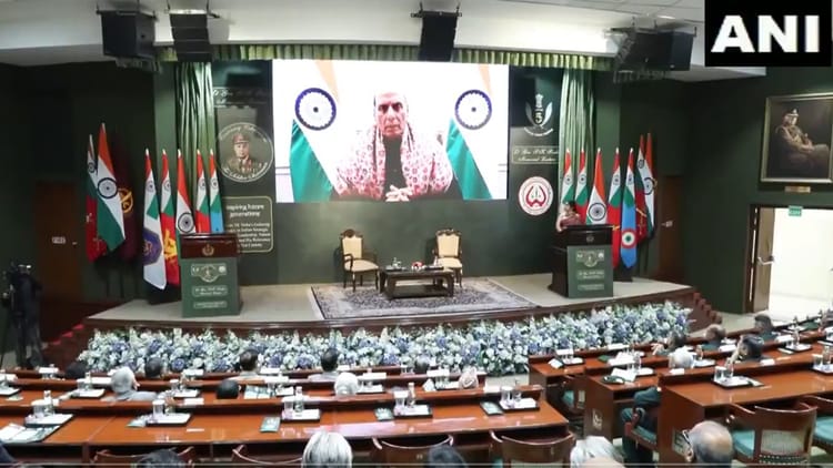 लेफ्टिनेंट - लेफ्टिनेंट जनरल एसके सिन्हा की जन्म शताब्दी: रक्षा मंत्री बोले- देश के प्रति उनका समर्पण हमारे लिए प्रेरणा