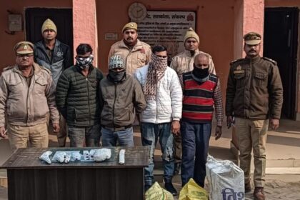 Rampur: - Rampur: 25 हजार के चार इनामी गिरफ्तार, 18 पेटी शराब बरामद, पटवाई इलाके में हुई मुठभेड़