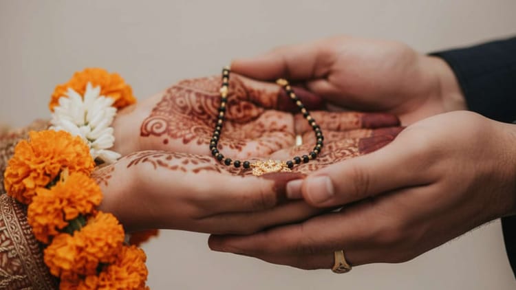 हैदराबाद - हैदराबाद अंतरधार्मिक जोड़े ने की शादी: पुलिस स्टेशन में पहनाया मंगलसूत्र, पहले क्रिस्चियन परंपरा से की थी शादी