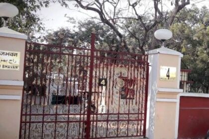 यूपी: - यूपी: राजभवन में तीन गोवंशों की मौत से हड़कंप, डॉक्टर और एलईओ हटाए गए; शासन को भेजी गई रिपोर्ट