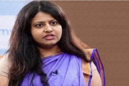 पूजा - पूजा खेडकर के घर लूटपाट: घरेलू सहायिका ने पूरे परिवार को खिलाया नशीला पदार्थ? कीमती सामान-फोन लेकर फरार