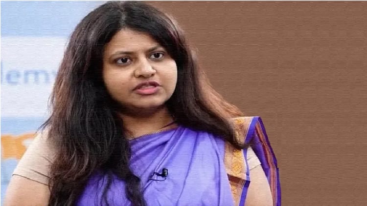 पूजा - पूजा खेडकर के घर लूटपाट: घरेलू सहायिका ने पूरे परिवार को खिलाया नशीला पदार्थ? कीमती सामान-फोन लेकर फरार