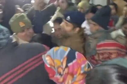 कपसाड़ - कपसाड़ कांड: आशा ज्योति केंद्र से कड़ी सुरक्षा में घर के लिए रवाना हुई रूबी, साथ में चलीं पुलिस की गाड़ियां