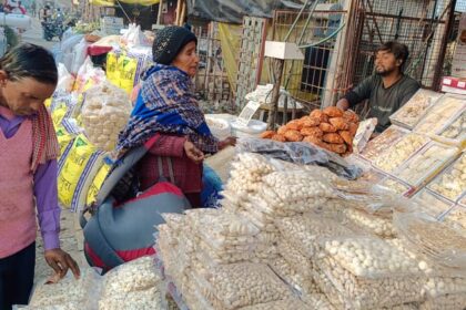 Lakhimpur - Lakhimpur Kheri News: लोहड़ी और मकर संक्रांति को लेकर बाजारों में रौनक