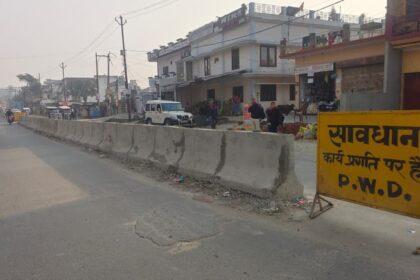 Lakhimpur - Lakhimpur Kheri News: राजापुर रोड पर फोरलेन कार्य का तय समय पूरा, नई मियाद के भरोसे लोग