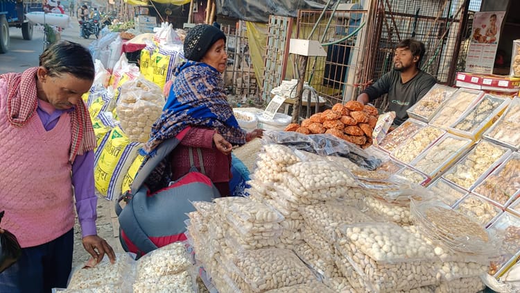 Lakhimpur - Lakhimpur Kheri News: लोहड़ी और मकर संक्रांति को लेकर बाजारों में रौनक