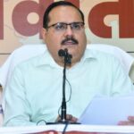 यूपी: - यूपी: एसआईआर की ढिलाई पर चुनाव आयोग सख्त, 8 विधानसभा क्षेत्रों के ईआरओ किए गए तलब; आए इतने नए आवेदन