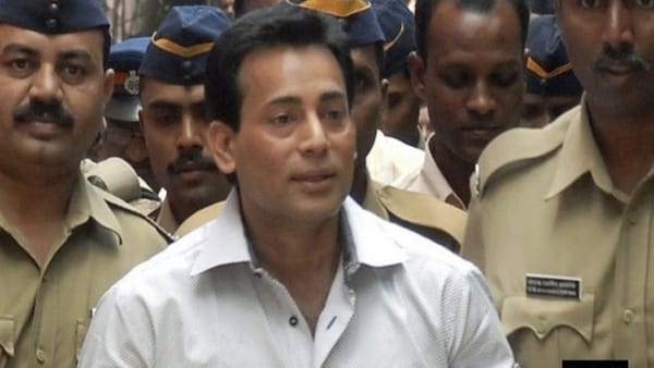Abu Salem - Abu Salem Parole: अंतरराष्ट्रीय अपराधी जेल से बाहर कैसे, सलेम की पैरोल पर अदालत में क्या बोली फडणवीस सरकार?
