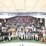 यूपी: - यूपी: प्रदेश भर के कार्यकर्ताओं से मिले अखिलेश यादव, बोले- बूथ को मजबूत करो; 2027 में चूकना नहीं