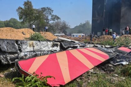 Ahmedabad - Ahmedabad Plane Crash: पायलटों की संस्था ने क्यों भेजा AAIB को कानूनी नोटिस? मारे गए पायलट से जुड़ा है मामला