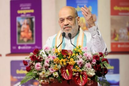 Gujarat: - Gujarat: गुजराती में आदि शंकराचार्य की ग्रंथावली का विमोचन, शाह बोले- स्थापित की भारत की ज्ञान परंपरा