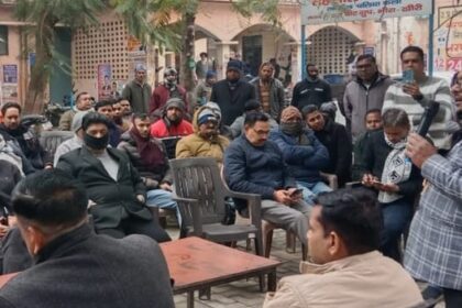 Lakhimpur - Lakhimpur Kheri News: पलिया तहसील में वकीलों ने किया धरना प्रदर्शन