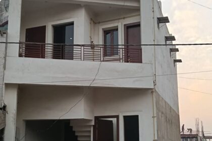 Lakhimpur - Lakhimpur Kheri News: कॉरिडोर के मुख्य द्वार से सटे मकान के स्वामी को नगर पालिका ने भेजा नोटिस