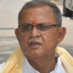 UP Politics: - UP Politics: अधिकारी काम नहीं करेंगे तो क्या जूता नहीं खाएंगे, सपा सांसद सनातन पांडेय का विवादित बयान