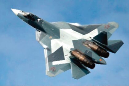 Defence: - Defence: सुखोई-57 के लिए रास्ता खुला, रूस के फाइटर जेट पर विचार; 114 राफेल खरीद पर मुहर के बाद भी विकल्प खुले