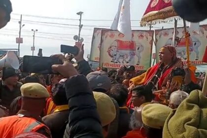 Magh - Magh Mela Snan Live: अविमुक्तेश्वरानंद के समर्थकों ने की तोड़फोड़, पुल नंबर 4 के बैरिकेड भी तोड़े