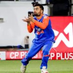 Aligarh - Aligarh News: क्रिकेटर रिंकू सिंह के खिलाफ करणी सेना ने थाने में दी तहरीर, जनभावनाएं आहत करने का लगाया आरोप