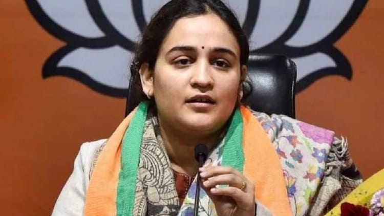 UP Politics - UP Politics News: प्रतीक यादव ने अपर्णा यादव से तलाक लेने का किया एलान, इंस्टा पोस्ट पर लिखी ये बात