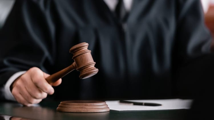 UP: प्राथमिक - UP: प्राथमिक शिक्षकों के समायोजन -3 में आगे कार्यवाही पर दो फरवरी तक बढ़ी रोक, जवाब दाखिल