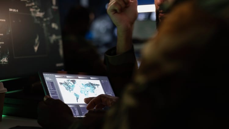 कर्नाटक: - कर्नाटक: बंगलूरू में आज से अंतरराष्ट्रीय इलेक्ट्रॉनिक वॉरफेयर समिट, खतरों से निपटने का तैयार होगा ब्लू प्रिंट