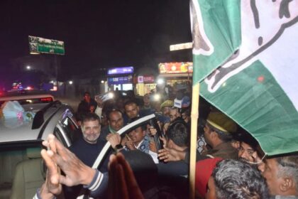 यूपी: - यूपी: राहुल पहली बार किसानों के साथ रायबरेली में लगाएंगे चौपाल, नेताओं से ली प्रदेश की सियासी जानकारी