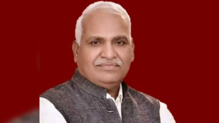 यूपी: - यूपी: सपा सांसद बाबू सिंह कुशवाहा के करीबी की 100 करोड़ की बेनामी भूमि हुई सरकारी, अब होगी नीलामी