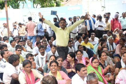 यूपी: - यूपी: शिक्षामित्रों के तबादले की प्रक्रिया में हुआ बदलाव, डीएम की अध्यक्षता वाली समिति लेगी फैसले