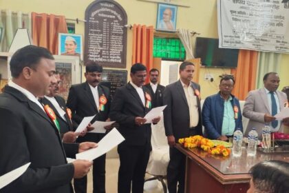 Lakhimpur - Lakhimpur Kheri News: अधिवक्ता संघ की नवनिर्वाचित कार्यकारिणी ने ली शपथ