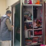 मथुरा - मथुरा में चोरी की बड़ी वारदात: परिवार के लोग सोते रहे, चोरों ने खंगाल डाला कमरा; लाखों के जेवर व नकदी ले उड़े