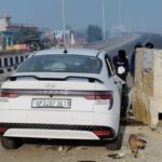 UP: लखीमपुर - UP: लखीमपुर खीरी में ओवरब्रिज पर रखे बोल्डर से टकराई कार, एक युवक की मौत... दो अन्य की हालत नाजुक