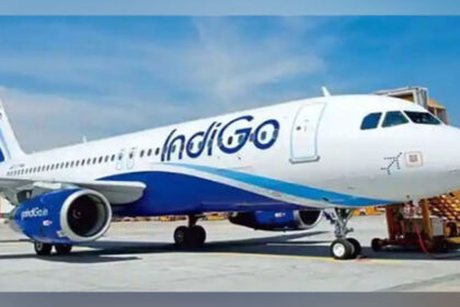 IndiGo: - IndiGo: इंडिगो फ्लाइट को बम से उड़ाने की धमकी, टॉयलेट में मिला लेटर, पुणे एयरपोर्ट पर कराई गई सुरक्षित लैंडिंग