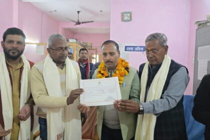 Lakhimpur - Lakhimpur Kheri News: शशिकांत चतुर्वेदी निर्विरोध बने भूमि विकास बैंक के अध्यक्ष