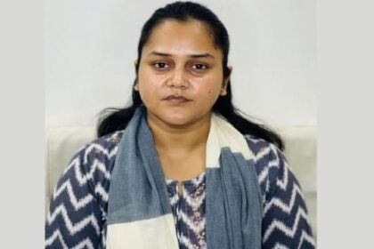 विराट - विराट हिंदू सम्मेलन: 'वो धर्म पूछकर मारते हैं', बुर्के वाली तीन महिलाओं का किया जिक्र, ऐशान्या ने सुनाया दर्द