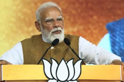 Kerala: - Kerala: पीएम मोदी बोले- LDF और UDF ने केरल को भ्रष्टाचार के दुष्चक्र में धकेला, आदर्श शहर बनेगा तिरुवनंतपुरम