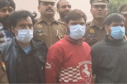 UP: 7.70 - UP: 7.70 करोड़ की चोरी का खुलासा...नकदी और बेशकीमती डायमंड ज्वैलरी बरामद, कंप्यूटर ऑपरेटर निकला मास्टरमाइंड