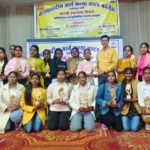 Lakhimpur - Lakhimpur Kheri News: मेधावी सम्मेलन में पांच छात्राओं को मिला रजत पदक