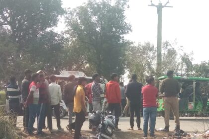 Lakhimpur - Lakhimpur Kheri: गन्ना लदी ट्रैक्टर-ट्रॉली से टकराई बाइक, युवक की मौत, साथी की हालत नाजुक