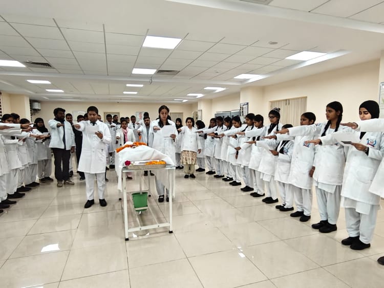 Lakhimpur - Lakhimpur Kheri News: मेडिकल के छात्रों ने ली कैडेवरिक ओथ