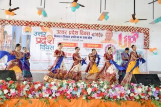 Lakhimpur - Lakhimpur Kheri News: सांस्कृतिक कार्यक्रमों ने मोहा, स्टाल पर दिखीं याेजनाओं की झलक