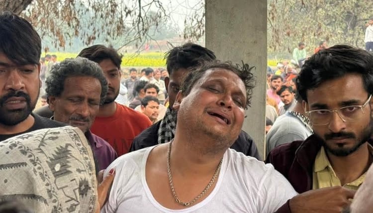 आयुष - आयुष हत्याकांड: अर्थी उठी तो बिलख पड़ा हर कोई, मां बोली- मेरे लाल ने किसी का क्या बिगाड़ा था...जो उसे मार डाला