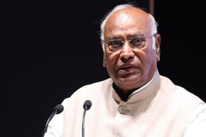 Mallikarjun - Mallikarjun Kharge: राष्ट्रीय मतदाता दिवस पर खरगे बोले- चुनाव आयोग दबाव में, इसकी आजादी बचाना हमारी जिम्मेदारी
