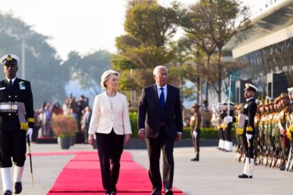 New Delhi: - New Delhi: भारत पहुंचे गणतंत्र दिवस के मुख्य अतिथि लुइस और लेयेन, गार्ड ऑफ ऑनर से हुआ स्वागत