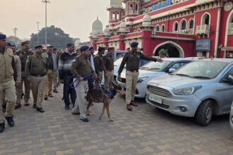 Kanpur: - Kanpur: सेंट्रल स्टेशन पर हाई अलर्ट, त्रिस्तरीय की गई सुरक्षा व्यवस्था, चप्पे-चप्पे पर जवानों की पैनी नजर