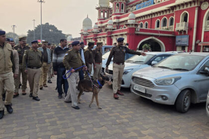 Kanpur: - Kanpur: सेंट्रल स्टेशन पर हाई अलर्ट, त्रिस्तरीय की गई सुरक्षा व्यवस्था, चप्पे-चप्पे पर जवानों की पैनी नजर