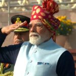 PM Modi: - PM Modi: पीएम मोदी ने 77वें गणतंत्र दिवस पर पहनी मरून रंग की पगड़ी, जानिए इस साफे के बारे में क्या है खास बात