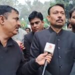 Alankar - Alankar Agnihotri: समर्थकों संग फिर कलक्ट्रेट पहुंचे अलंकार, बोले- जातिगत टिप्पणी करने वाले का नाम बताएं डीएम