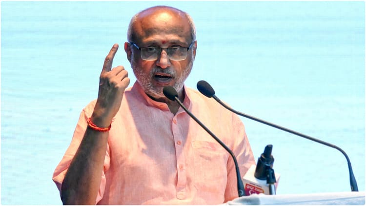 VP India: - VP India: उपराष्ट्रपति बोले- देश की ताकत राष्ट्रीय एकता में है, विकास के लिए सामाजिक सद्भाव जरूरी