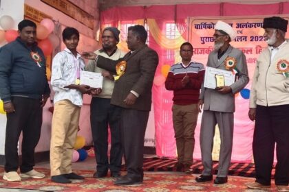 Lakhimpur - Lakhimpur Kheri News: जूनियर हाईस्कूल हिंडोला में धूमधाम से मना वार्षिकोत्सव